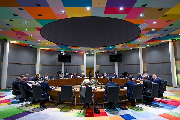 EU arvioi Yhdysvaltojen suhteita uudelleen Grönlannin kiistan paljastaessa transatlanttisia eroja. 1