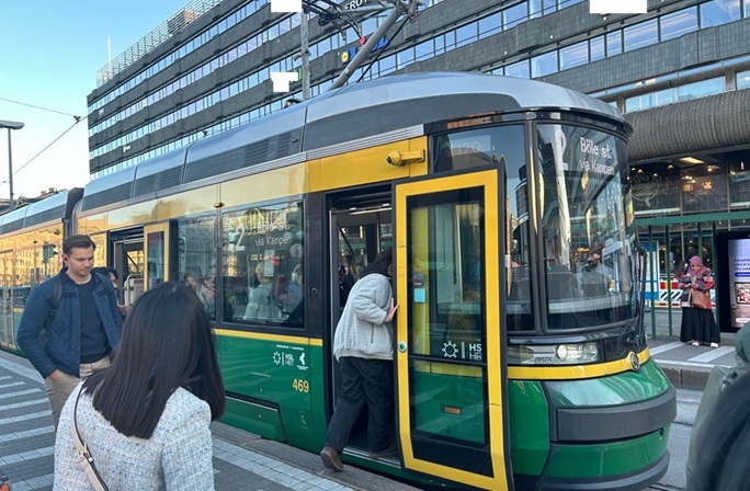 Helsingin joukkoliikenteen lipunhinnat nousevat jälleen tammikuussa.0