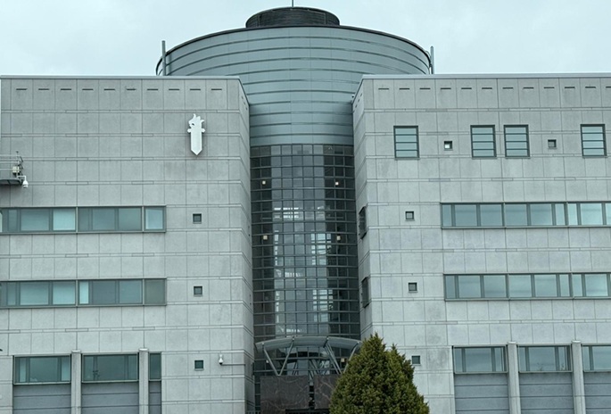 Helsingin kellarissa vuosikymmeniä asunut henkilö löydetty. 1