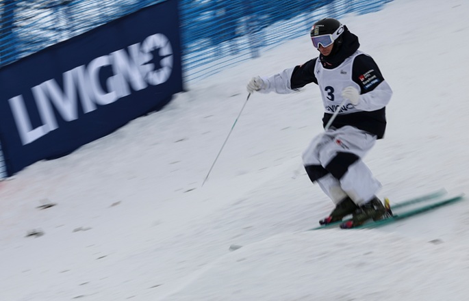 Ruotsalaiset mogul-laskijat Gravenfors ja Olgaard jäävät olympialaisista loukkaantumisten vuoksi. 1