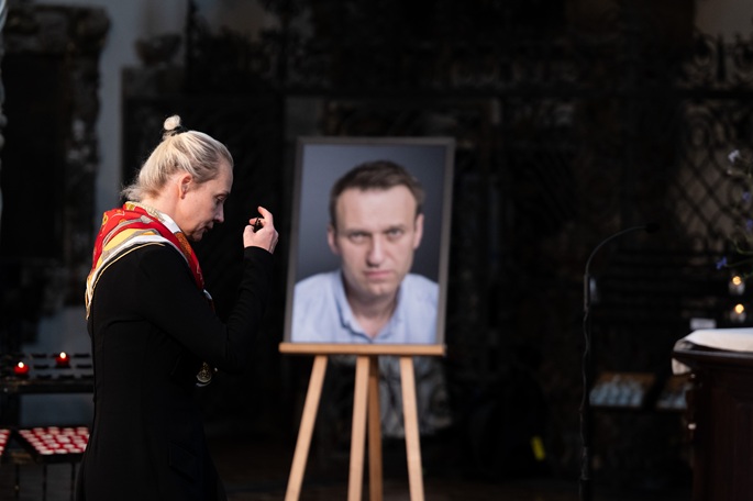 Navalny muistetaan kuoleman toisen vuosipäivän johdosta, kun Kreml kiistää myrkytysyhteydet. 1