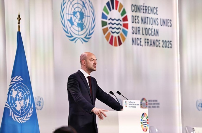 Ranska rajoittaa Yhdysvaltain lähettilään pääsyä hallituksen jäseniin kutsun ohittamisen jälkeen. 1