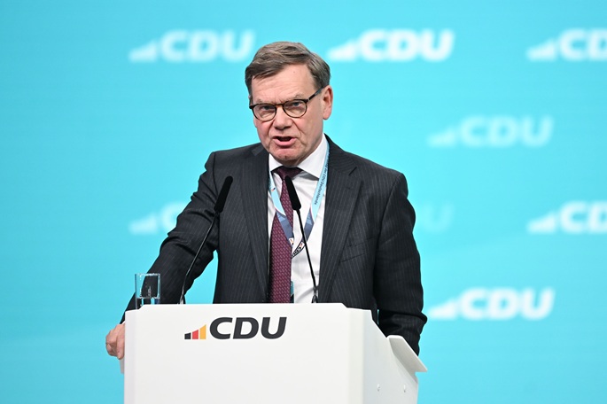 Saksa avaa mahdollisuuksia keskusteluille Venäjän kanssa, mutta sulkee pois myönnytykset: Wadephul 1