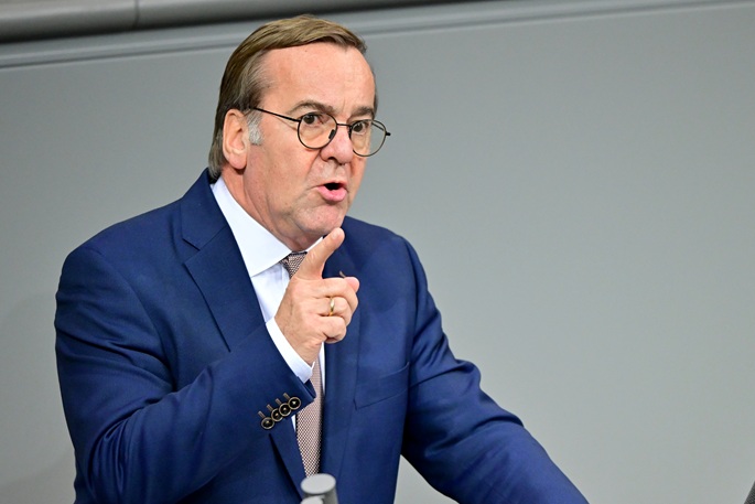 Saksalainen ministeri kritisoi Trumpia Putinin kohtelusta 'ystävänä' 1