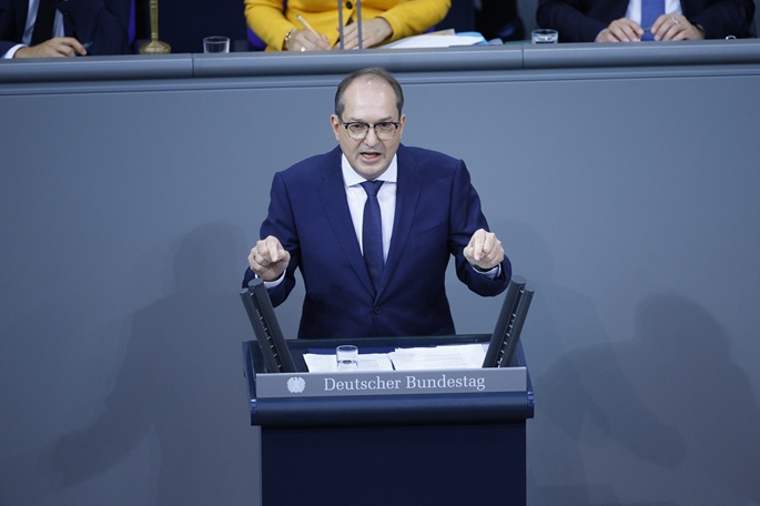 Saksalainen ministeri puolustaa Unkarin tuomiota Maja T:lle 1