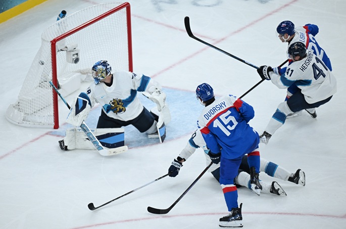 Slovakia yllättää jääkiekon puolustavan mestarin Suomen 1