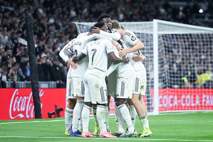 Vinicius tekee voittomaalin, kun Real etenee Mestarien liigan pudotuspeleihin. 1