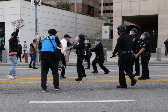Yhdysvaltojen maahanmuuttoviranomaisten pidätyskeskukset herättävät huolta epäinhimillisestä kohtelusta 1