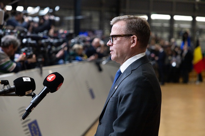 Hallitus jatkaa ydinaseita koskevien rajoitusten lieventämistä koskevan lain eteenpäin viemistä. 1