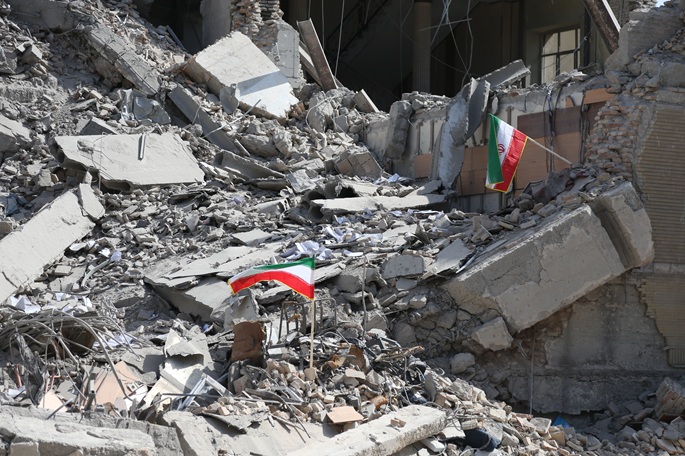 Israel ja Iran jatkavat ohjusiskuja toisiaan vastaan. 1