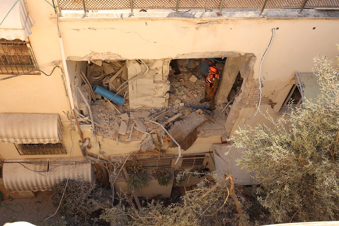 Israelin laajat iskutoimet Beirutin alueella alkavat Hezbollahin raketti-iskun jälkeen. 3