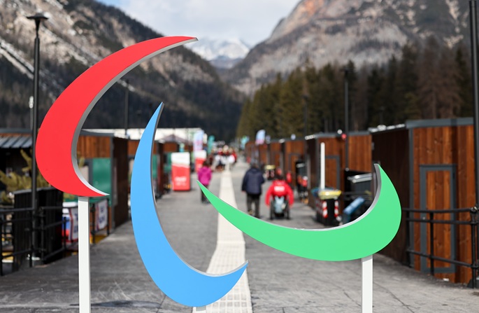 Pääministeri matkustaa Italiaan seuraamaan paralympialaisia pelejä. 1