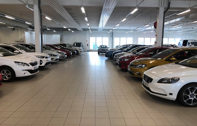 Suomalaisten ajoneuvojen määrä kasvaa vuonna 2025. 1