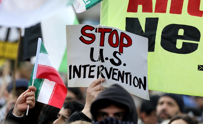 Tuhannet marssivat Lontoossa, bulgarialaiset vastustavat Yhdysvaltojen ja Israeliin iskuja Iraniin. 1