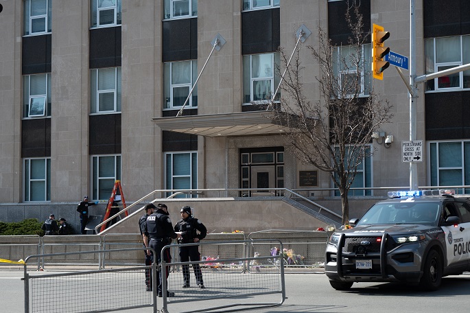 Tulituksia Yhdysvaltain konsulaattiin Torontossa, Kanadassa 1