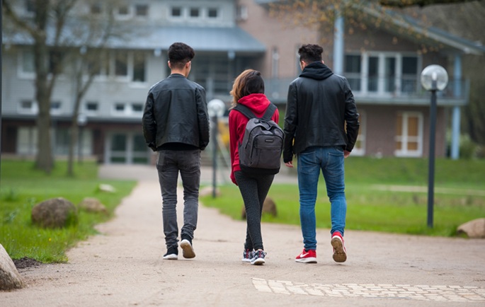 Turvapaikkahakemusten määrä Euroopassa laski viime vuonna. 1