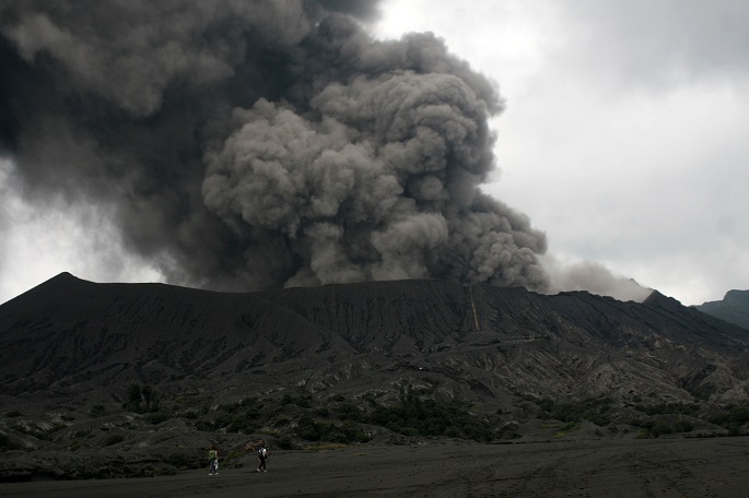 Useat tulivuoret osoittavat lisääntynyttä aktiivisuutta Indonesiassa. 1