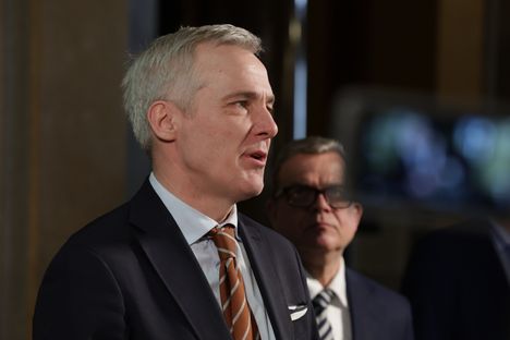 Akavalta kylmä reaktio Adlercreutzin lomatarjoukseen 3
