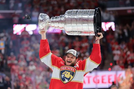Aleksander Barkov kohtaa erikoisen tilanteen torstaina iltapäivällä. 1
