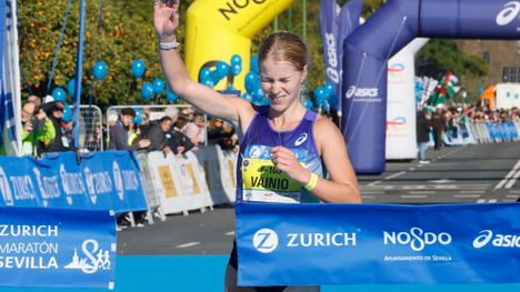 Alisa Vainion saavutukset maratoneilla heijastuvat myös urheilijan tuloihin – manageri Julius Taskinen: ”taloudellinen tilanne on vakaa” 1