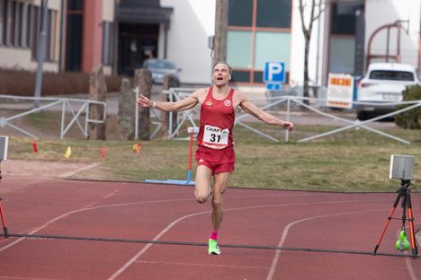 Anni Kuosmanen, 31, saavutti Suomen mestaruuden puolimaratonilla. 5
