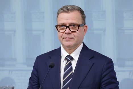 Antti Kaikkonen kritisoi Petteri Orpon puheita työllisyydestä. 6 Antti Kaikkonen kritisoi Petteri Orpon puheita työllisyydestä. 5