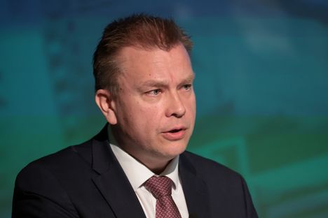 Antti Kaikkonen kritisoi Petteri Orpon puheita työllisyydestä. 4 Antti Kaikkonen kritisoi Petteri Orpon puheita työllisyydestä. 3