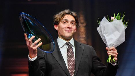 Armand Duplantis juhli polttareitaan, isä poistettiin yökerhosta 1