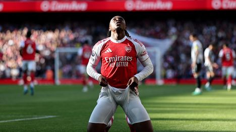 Arsenal nousi Valioliigan ykköseksi. 2 Arsenal nousi Valioliigan ykköseksi. 1