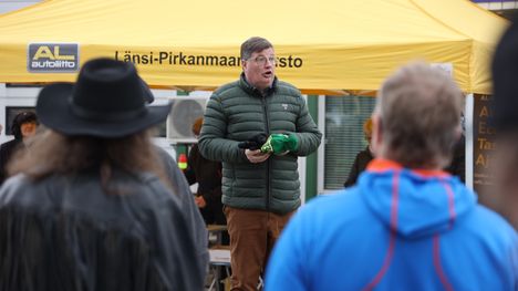 Arto Satonen pyrkii edelleen toteuttamaan tämän muutoksen. 2 Arto Satonen pyrkii edelleen toteuttamaan tämän muutoksen. 1