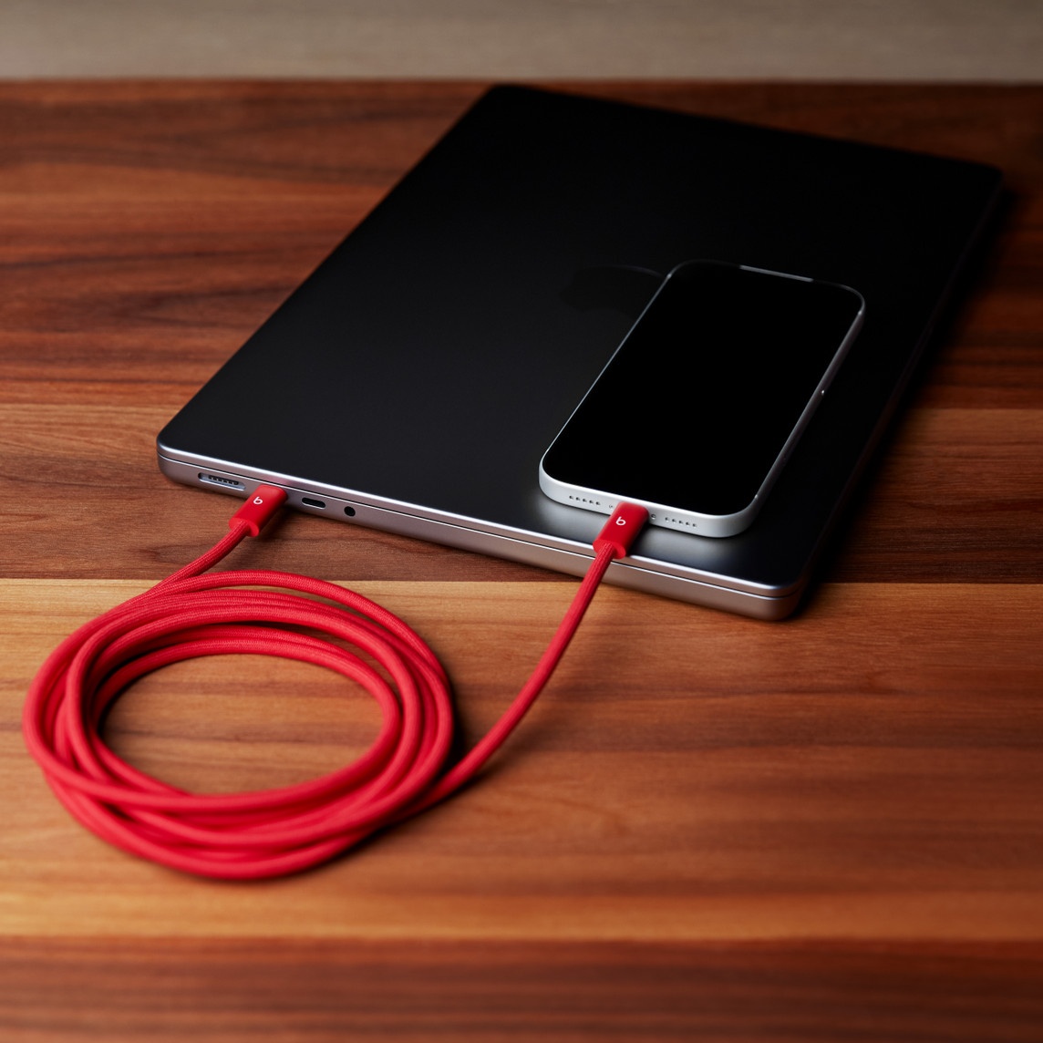 Beats-brändi esitteli uuden 3 metrin USB-C-kaapelin. 1