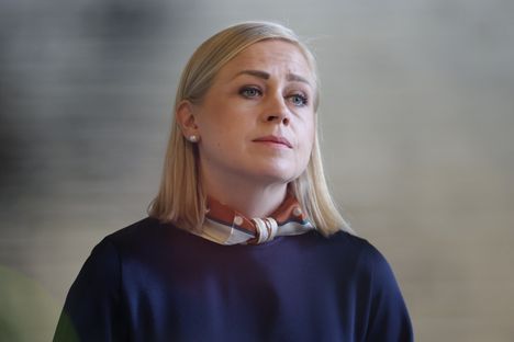 Elina Valtonen kommentoi Alexander Stubbin mahdollisia huippuvirkoja. 4 Elina Valtonen kommentoi Alexander Stubbin mahdollisia huippuvirkoja. 3