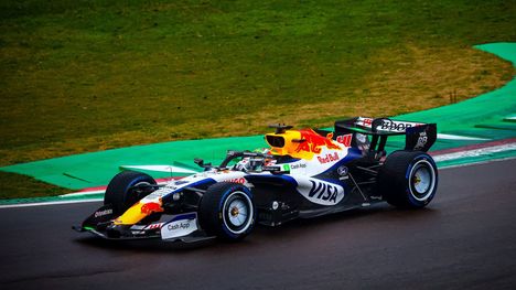 F1-kuljettaja Arvid Lindbladilta häpeällinen virhe 1