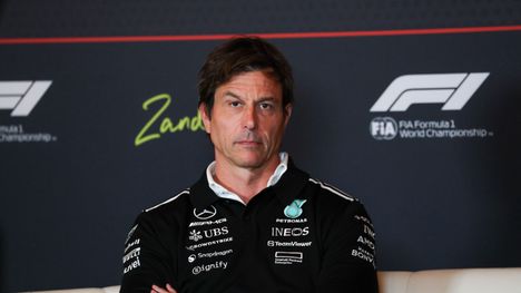 F1: Toto Wolff kumosi villin huhun 1