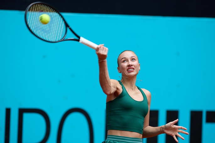 Gauff putoaa, Sabalenka ja Osaka etenevät Ranskan avoimien neljännelle kierrokselle 2 Gauff putoaa, Sabalenka ja Osaka etenevät Ranskan avoimien neljännelle kierrokselle 1