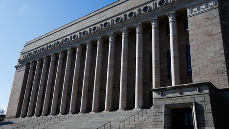Hallitus ehdottaa yksityisyydensuojan rajoittamista 1