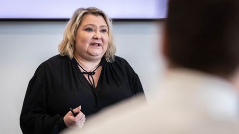 Hallitus kohtaa voimakasta kritiikkiä elinkustannusten kasvusta. 5