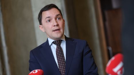 Hallitus on löytänyt ratkaisun – näin sosiaalihuollosta säästettäisiin 100 miljoonaa euroa. 1