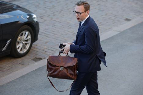 Hallitus puuttuu nuorten työttömyyteen 4 Hallitus puuttuu nuorten työttömyyteen 3
