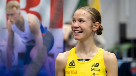 Ilona Mononen saavutti henkilökohtaisen ennätyksensä 3 000 metrin juoksussa. 1
