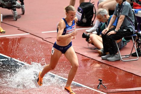 Ilona Mononen teki uuden Suomen ennätyksen juoksussa. 3