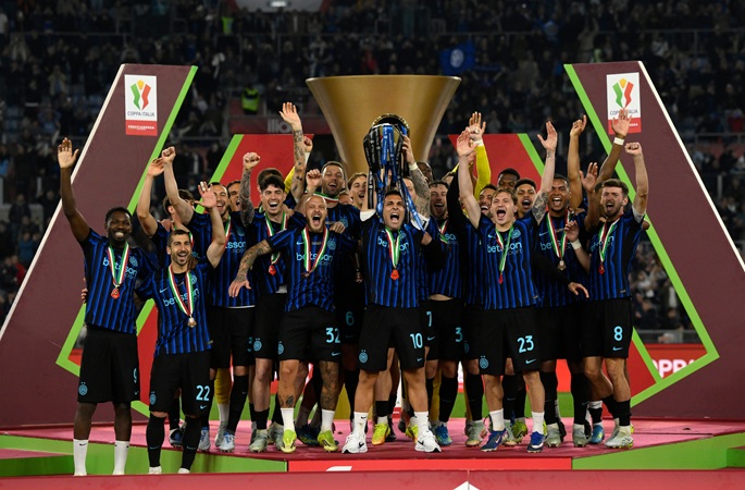 Inter saavutti kotimaan tuplavoiton voittamalla kymmenennen Italian Cupin mestaruuden 1