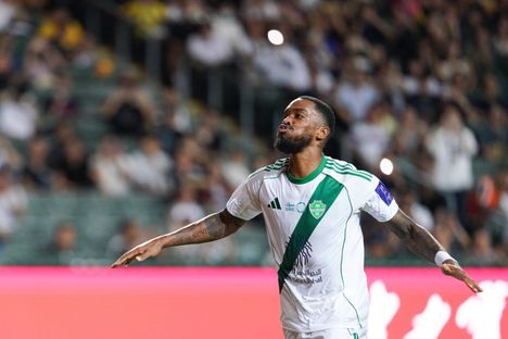 Ivan Toney väittää Saudi-Arabian jalkapalloliigan suosivan Cristiano Ronaldon joukkuetta. 3