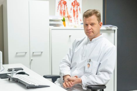 Jalkapallo: Ortopedi Lasse Lempaisen potilaina on kansainvälisiä huippupelaajia – näin luottamus rakentuu 3