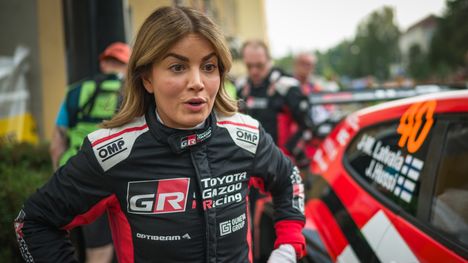 Janni Hussin tanssi "ylitti rajat" – rallimaailmasta saadaan tukea 1