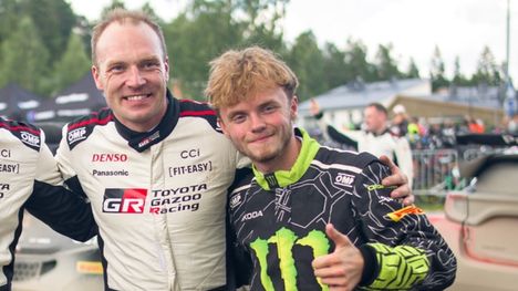 Jari-Matti Latvala toivoo Oliver Solbergilta menestystä, mutta ei mestaruuksia. 1