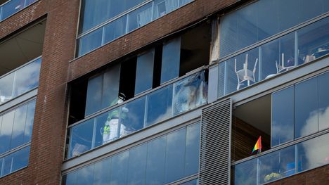 Kalasataman suurhotellista on tullut nähtävyys – näin vahingot näkyvät 1