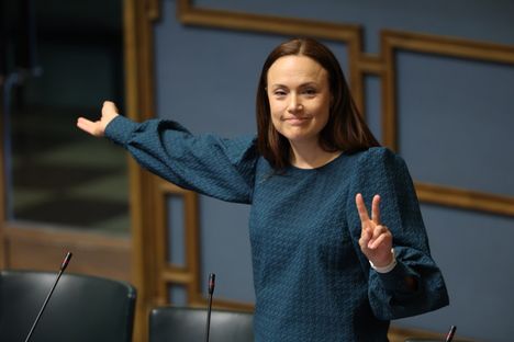 Karoliina Partanen Kokoomuksesta ja Jussi Saramo Vasemmistoliitosta kommentoivat Antti Lindtmanin talouspuheita. 3