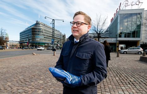 Keskusta tekee vaalityötä Helsingin ydinkeskustassa. 6 Keskusta tekee vaalityötä Helsingin ydinkeskustassa. 5