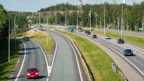 Kesän merkittävin tieremontti alkaa E-18-tiellä maanantaina. 1